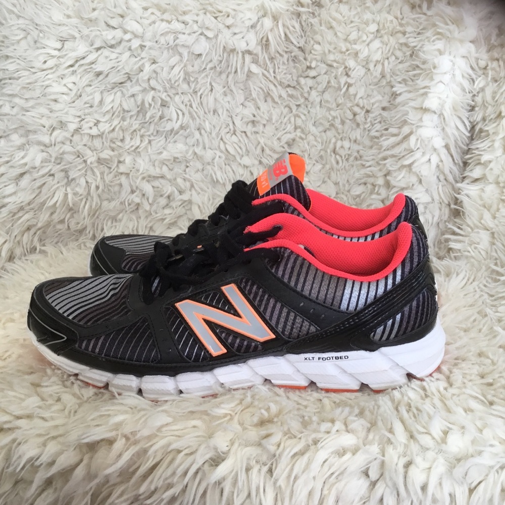 ~WOMANS NEW BALANCE 750 v1 RUNNING SHOE~